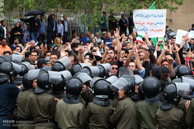 لاریجانی، مهر و نعلین، تتلو و داستان جوانان انقلابی خسته